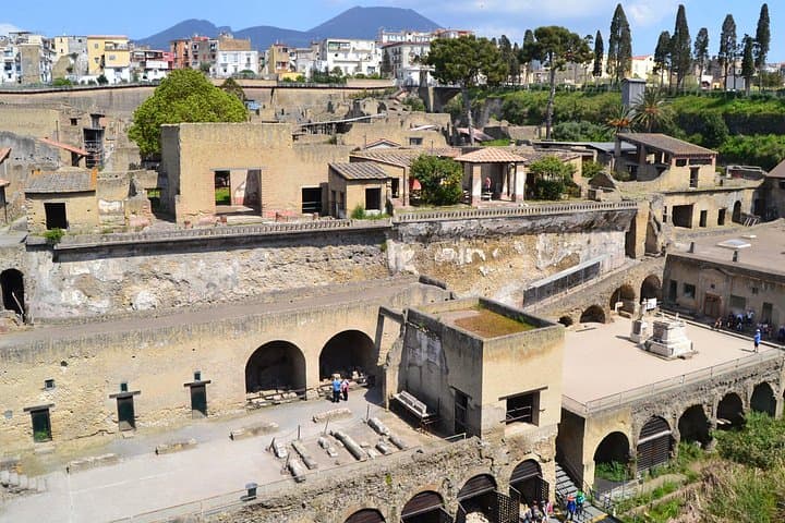 Herculaneum Guided Tour: 2-Hour Walk through the Buried Roman Seaside City photo 1