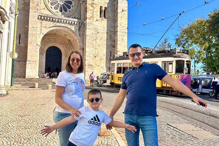 Lisbon Private Downhill Tour with Local Guide — Miradouros, Alfama & Food Tasting photo 1