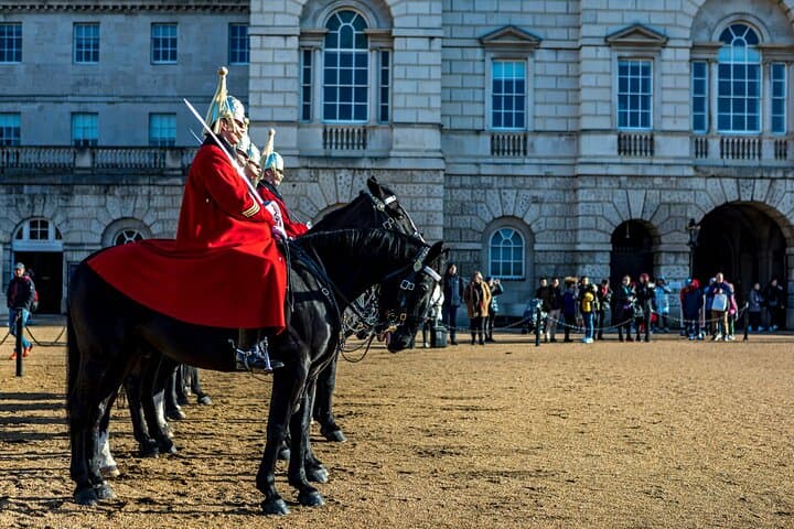 Changing of the Guard Walking Tour — Best Views & Insider Access in London photo 4