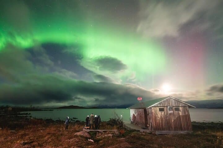 Abisko Northern Lights Car Chase with Professional Photographer photo 2