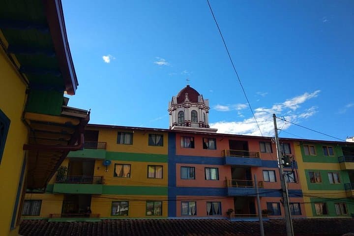 Climb La Piedra and Boat Guatapé: Full-Day Tour from Medellín photo 3