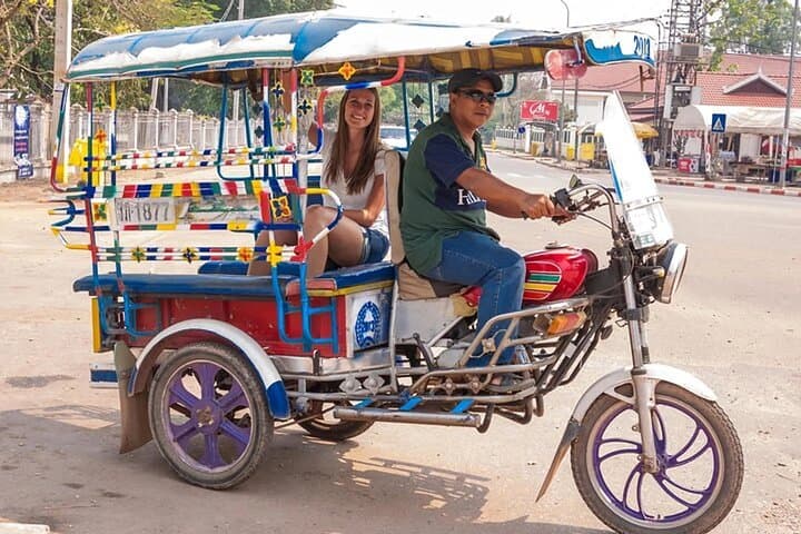 5-Day Laos Highlights: Temples, Kuang Si & the Luang Prabang–Vientiane Train
