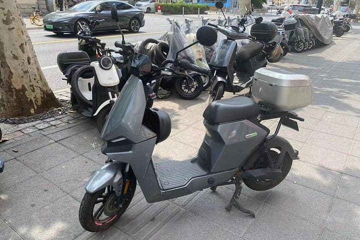 Shanghai Scooter Adventure: The Bund, French Concession & Hidden Markets in 3.5 Hours photo 2