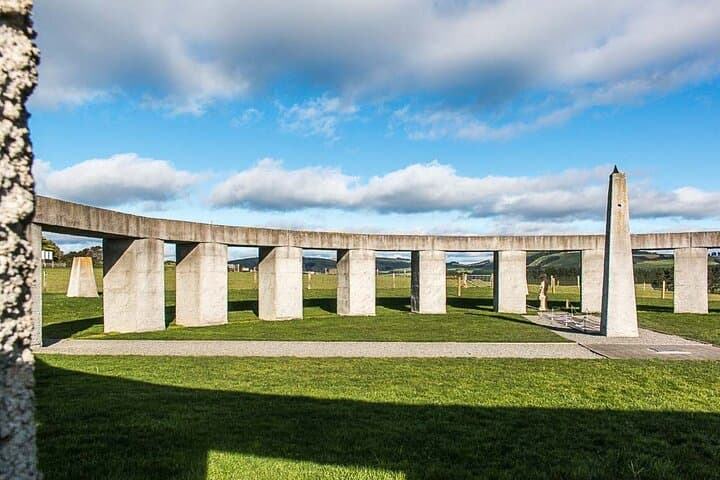 Stonehenge Aotearoa: Self-Guided Observatory Tour and Night-Sky Guide