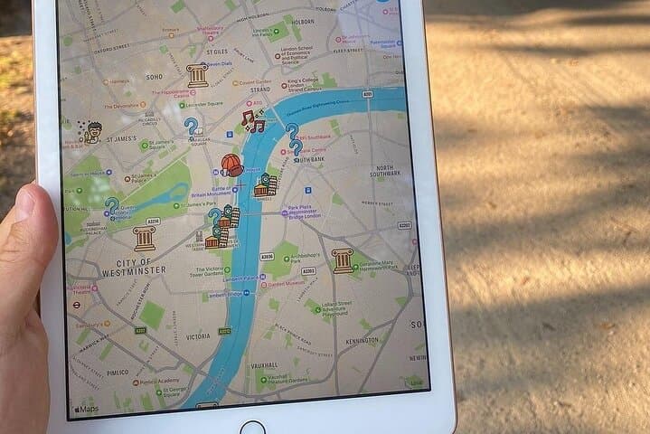 Lower Manhattan Walking Quiz: Interactive Trivia Tour from the Banksy Museum photo 2