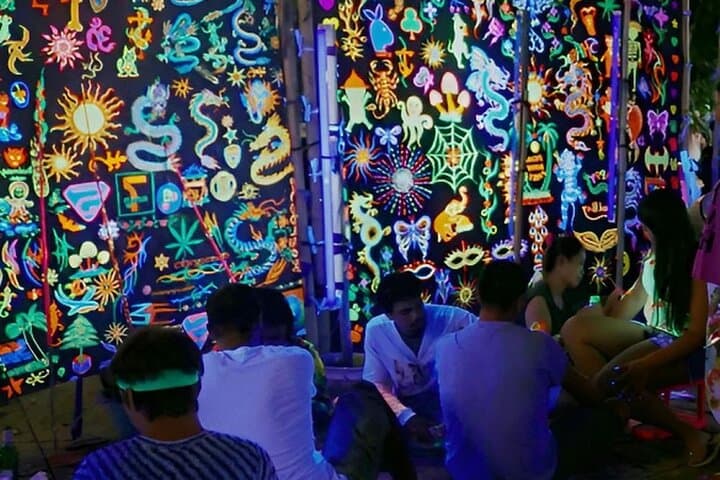 Full Moon Party Koh Phangan: Haad Rin Neon Beach Transfer and Body Painting photo 2