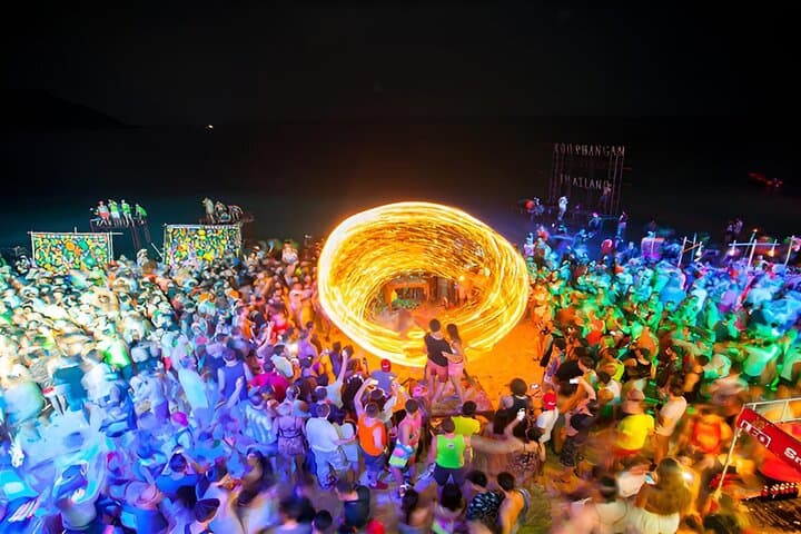 Full Moon Party Koh Phangan: Haad Rin Neon Beach Transfer and Body Painting