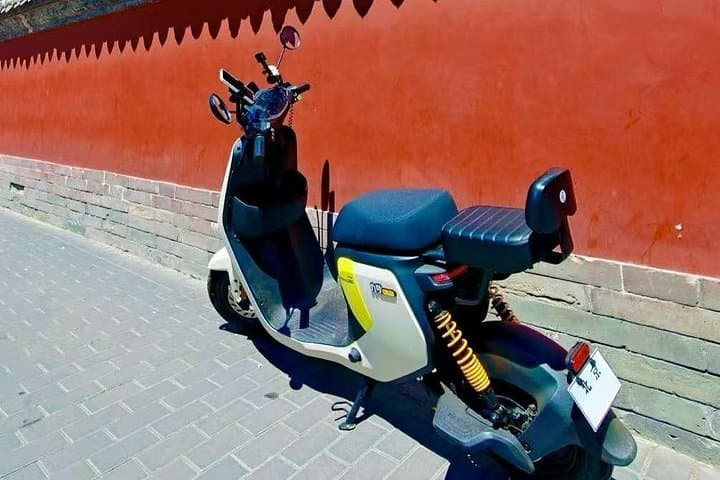 Beijing Electric Moped Tour: Ride Hutongs, Temples and City Sights photo 2