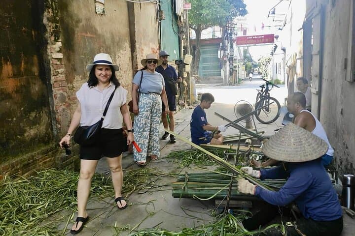 Hanoi Handicraft Villages Day Trip: Lacquer, Conical Hats & Incense photo 5