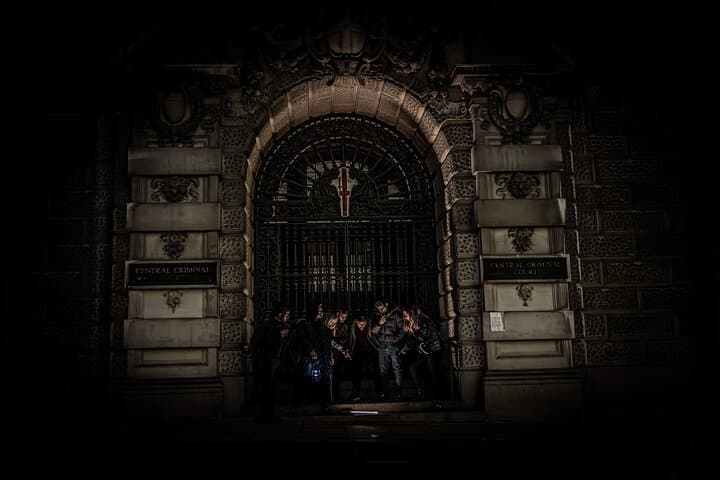 London Ghost Walking Tour: Nighttime Haunted History Walk photo 4