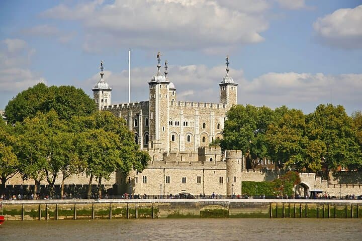 Tower of London Tour + Thames River Cruise: Historic Fortress and Riverside Sightseeing photo 6