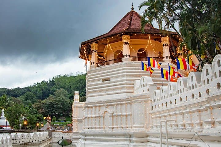 14-Day Sri Lanka Cultural Triangle, Hill Country & Safari Adventure photo 4