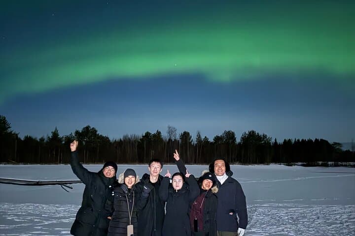 Private Northern Lights Tour in Saariselkä — Chase the Aurora with Local Guides photo 3