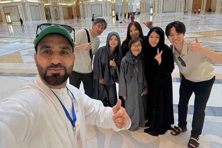 Dubai to Abu Dhabi Private Full-Day Transfer and Guided City Highlights photo 5