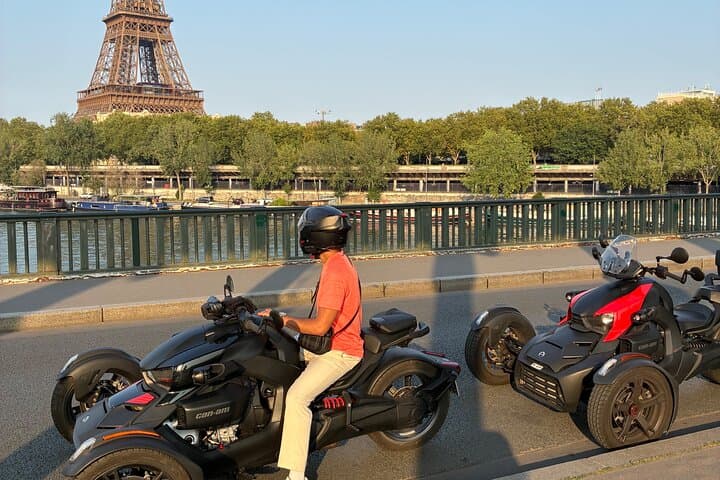 Paris Can-Am Ryker 3-Wheel Tour — Eiffel Tower, Champs-Élysées & Arc de Triomphe
