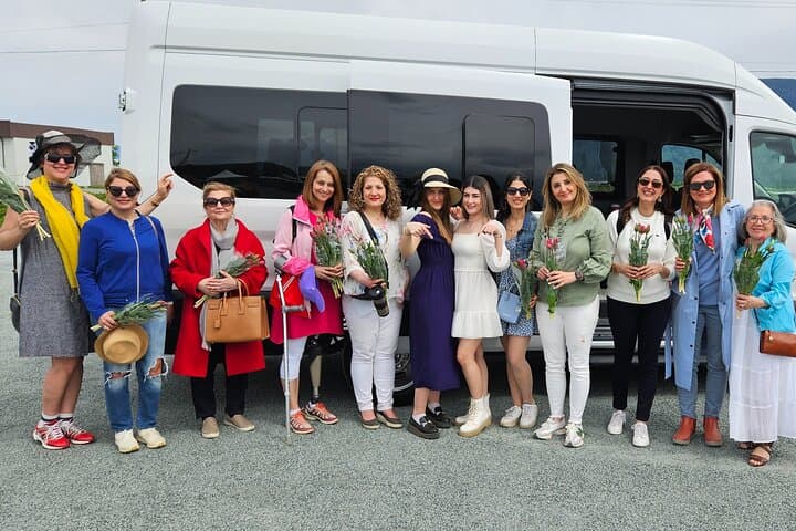 Private Group Transfer To/From Vancouver International Airport (YVR) photo 3