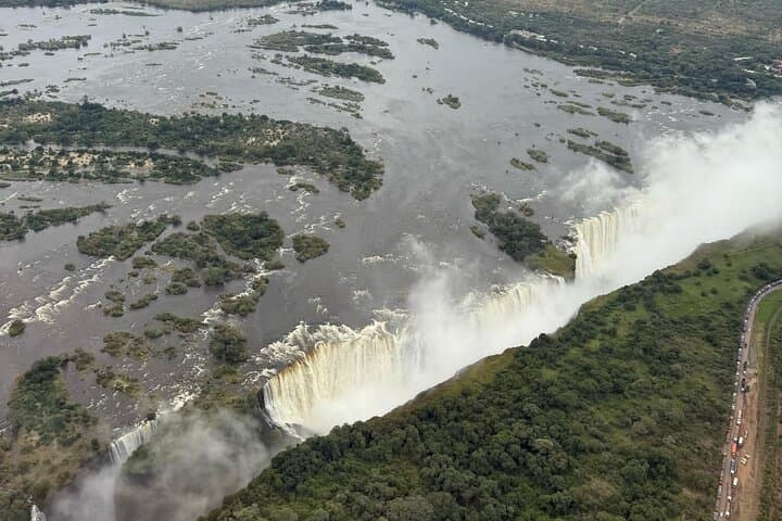 Dual-view Victoria Falls Private Guided Tour — Zambia & Zimbabwe photo 6