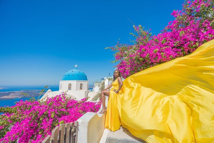 Santorini Flying Dress Photoshoot: Private 1-Hour Flying Dress Portrait Experience with Pickup