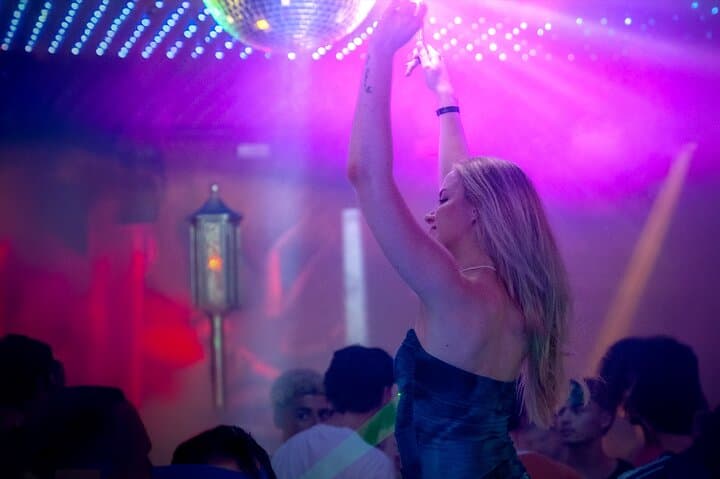 Madness Tour Bar Crawl Playa del Carmen — Open Bar Night Out photo 5