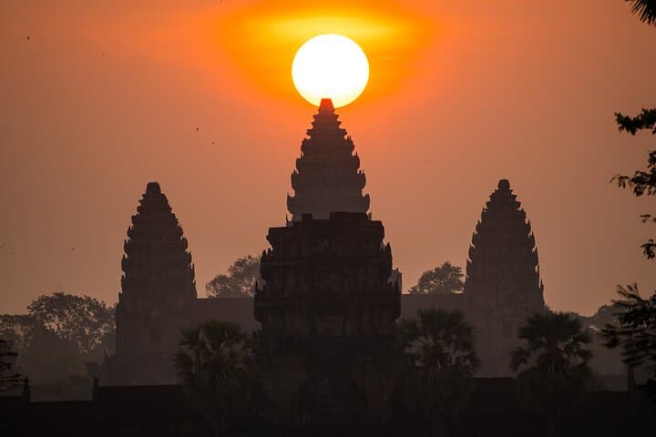 Sunrise at Angkor Wat: Private Siem Reap Temple Tour & Angkor Park Highlights