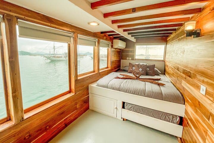 3-Day Liveaboard Komodo Sailing: Phinisi Cruise, Snorkeling & Komodo Dragons photo 6
