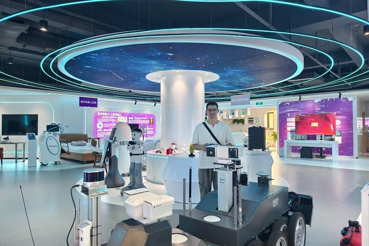 Shanghai Drone Workshop and Boeing 737 737 Simulator Experience photo 6