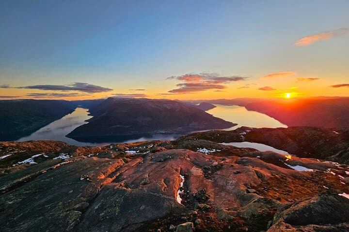 Guided Hike on Oksen Peninsula — Panoramic Hardangerfjord & Folgefonna Views photo 5