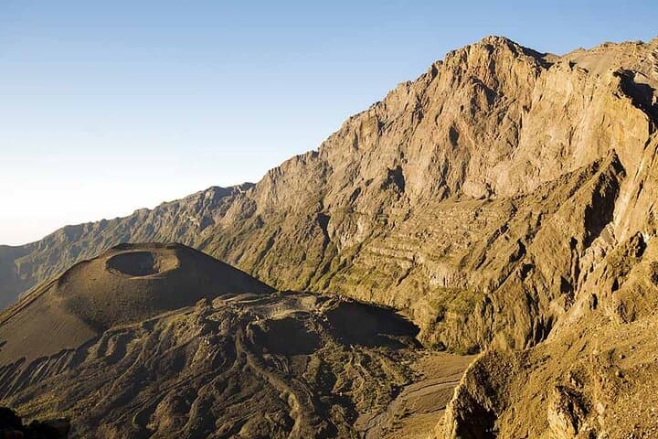 Mount Meru Trek & Walking Safari: 4-Day Summit, Sunrise Views & Wildlife photo 3