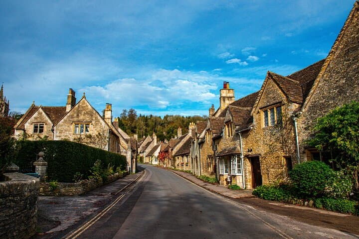 Private Full-Day Cotswolds Tour from London — Burford, Bibury, Bourton & Stratford photo 3