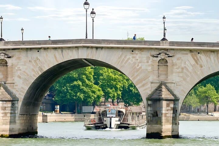 Seine River 1-Hour Sightseeing Cruise from Eiffel Tower — Paris Highlights by Boat photo 5