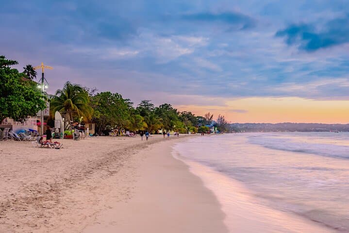 Discover Negril's Iconic Rick's Cafe and 7 Mile Beach Tour photo 2