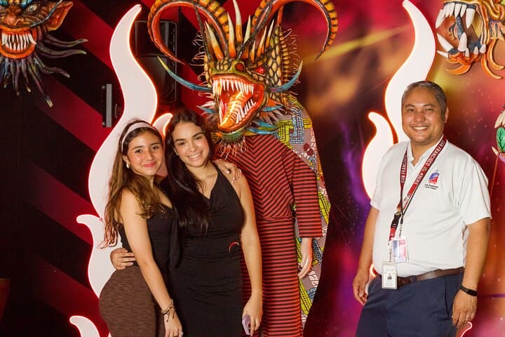Panama City Night Tour: Rooftop 360° Views and Folkloric Dance Evening photo 6