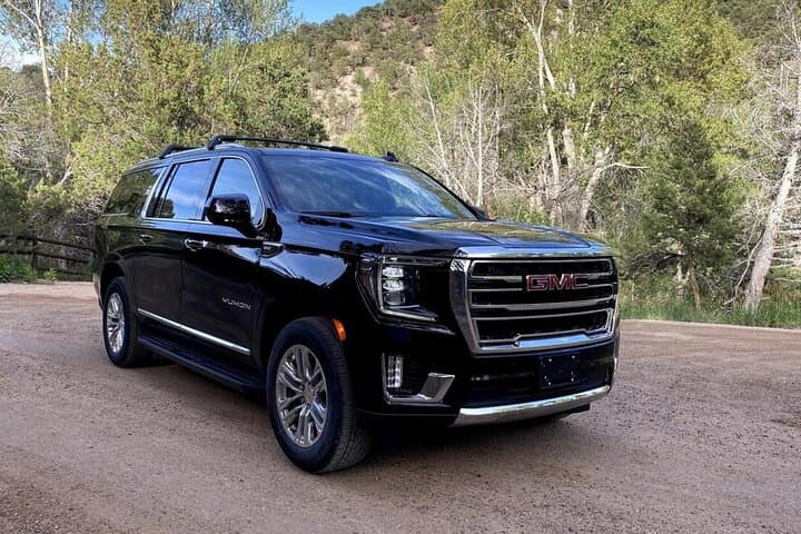 Seamless Corporate Transfers in Denver: Private Group Transportation for Conferences photo 2