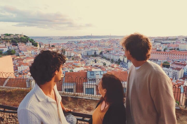 Old Lisbon Guided Tour: Alfama, Pastéis de Nata & Polaroids