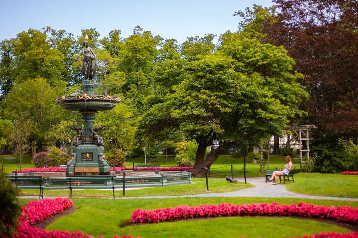 Halifax Historic Marvels: 2-Hour Waterfront & Cathedral Walking Tour