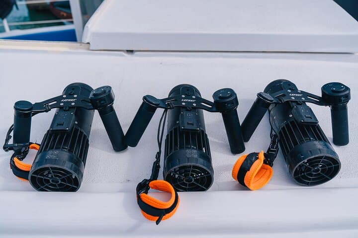 Waikiki Sunset Turtle Snorkel: Sea Scooters, SUP & Guided Ocean Tour photo 4