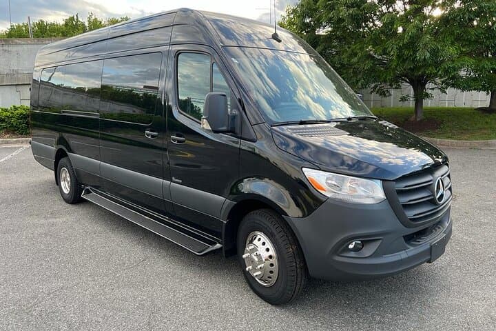 Private Transfer Between Washington, D.C. and Dulles (IAD) — Executive Sedan Service photo 6