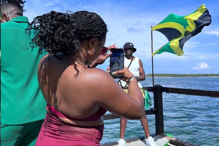 Punta Cana Noah's Ark Party Boat: Open-Bar DJ Cruise & Natural Pool Stop photo 6