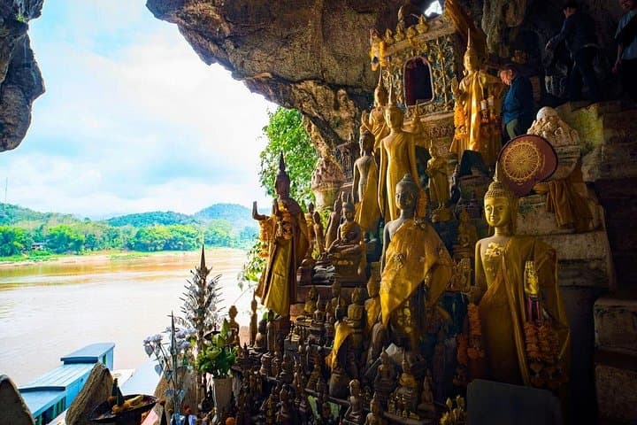 Dawn Alms to Pak Ou: Luang Prabang Private Cultural Day Tour photo 2