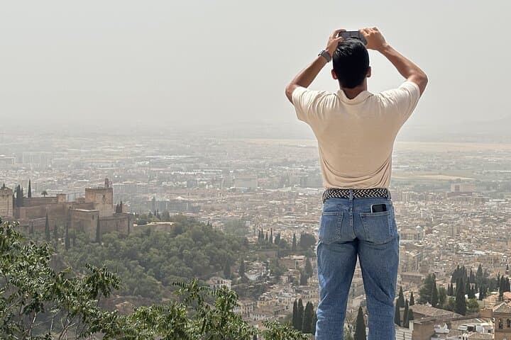 Granada Panoramic Bus Tour: Albaicín, Sacromonte & Alhambra Viewpoints