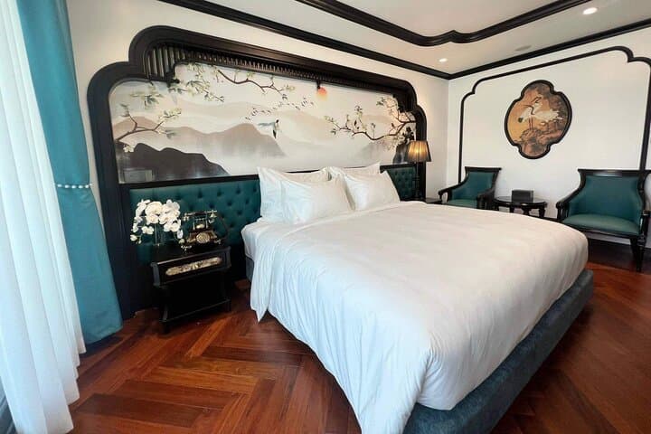 Catherine Cruises 2D1N: Luxury Overnight Cruise Through Ha Long Bay’s Limestone Labyrinth photo 4