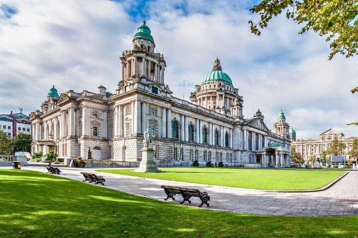 Belfast Self-Guided Walking Tour: Titanic, City Hall & Game of Thrones Trail