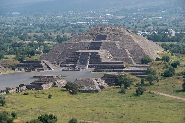 Private Monte Albán Tour by Car: Explore Zapotec Ruins & Traditional Weaving in Oaxaca photo 2
