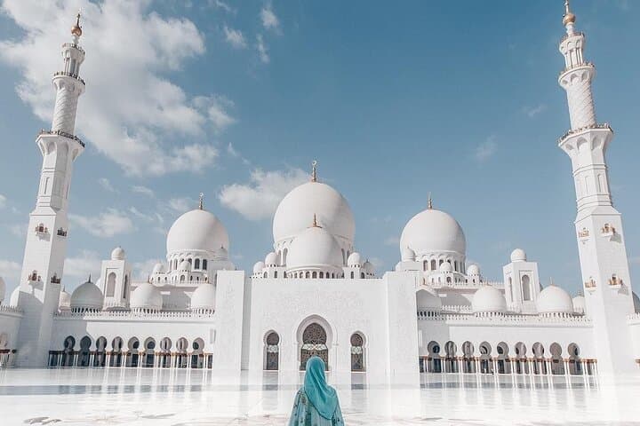 Abu Dhabi Half-Day City Tour: Sheikh Zayed Mosque, Corniche & Emirates Palace