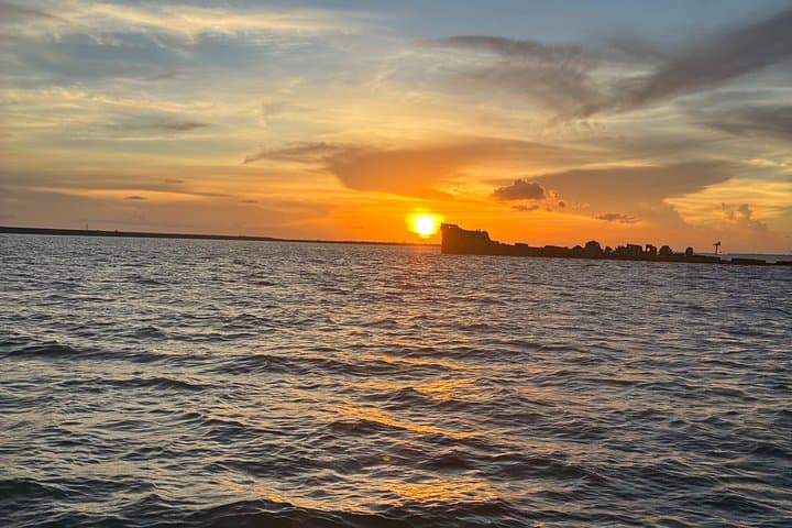 Adult-Only Galveston Sunset Cruise — 60-Min Harbor Evening Experience photo 2