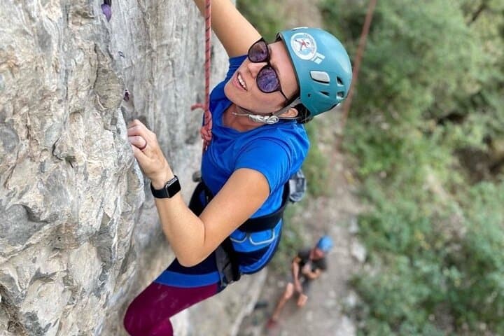 Full-Day Rock Climbing in Ouray: Guided Routes, Waterfall Rappels & San Juan Walls photo 3