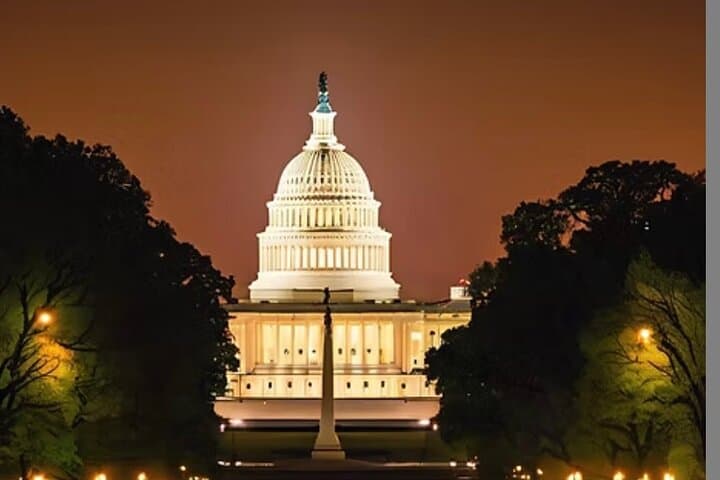 Washington DC Night-Time City Tour: Monuments & Memorials by Bus photo 3