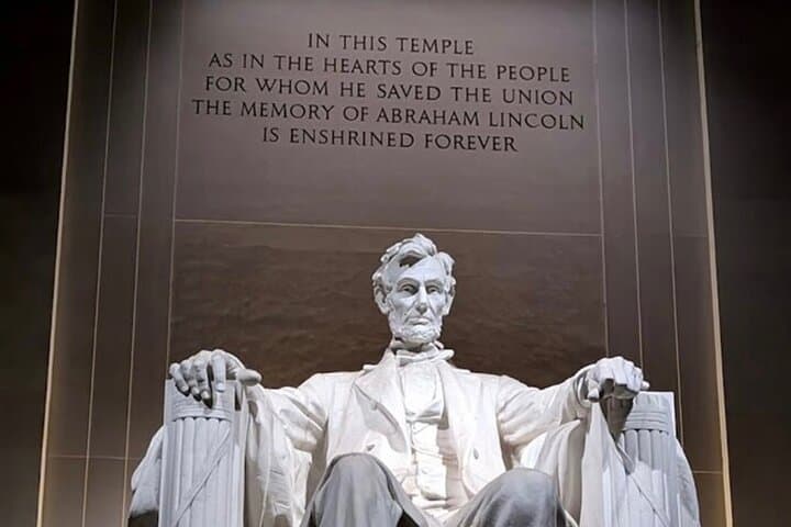 Washington DC Night-Time City Tour: Monuments & Memorials by Bus photo 6