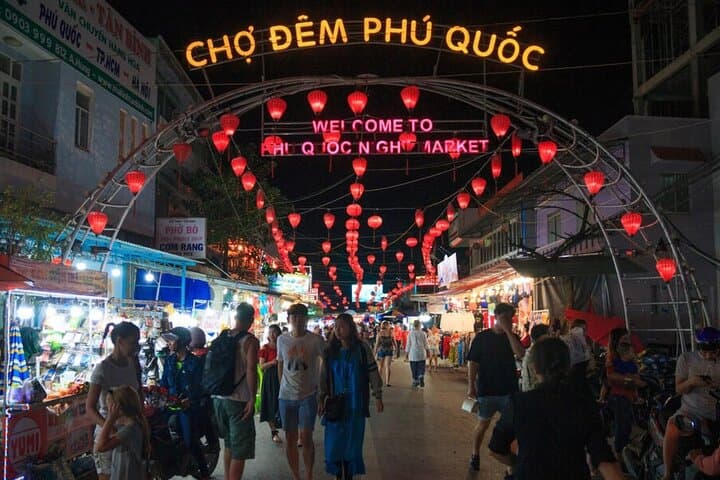 Phu Quoc Sunset Voyage: Evening Cruise, Snorkeling & Seabed Walk photo 3