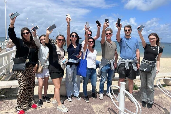 Fort-de-France Urban Treasure Hunt: Interactive Smartphone Track Game